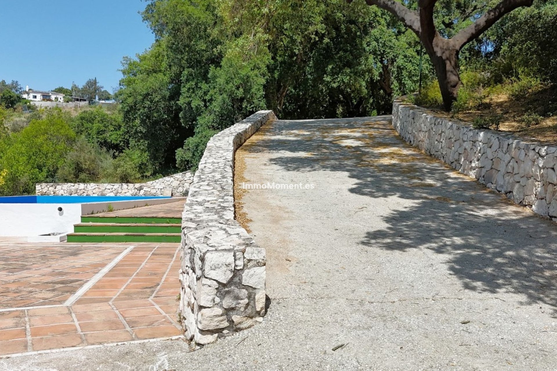 Wiederverkauf - Freistehende Villa -   Inländisch - Alhaurín el Grande Centro