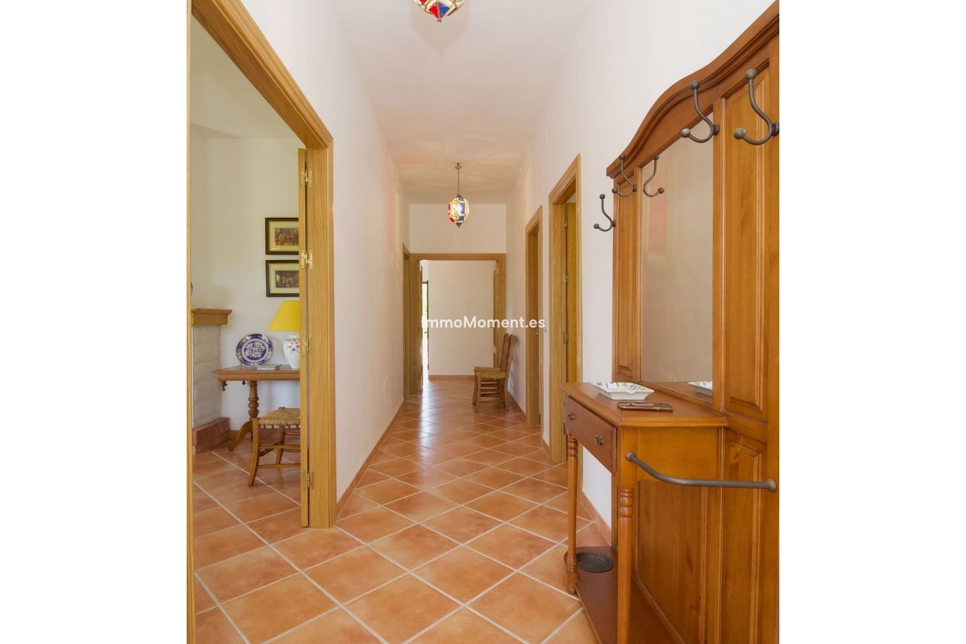 Wiederverkauf - Freistehende Villa -   Inländisch - Alhaurín el Grande Centro