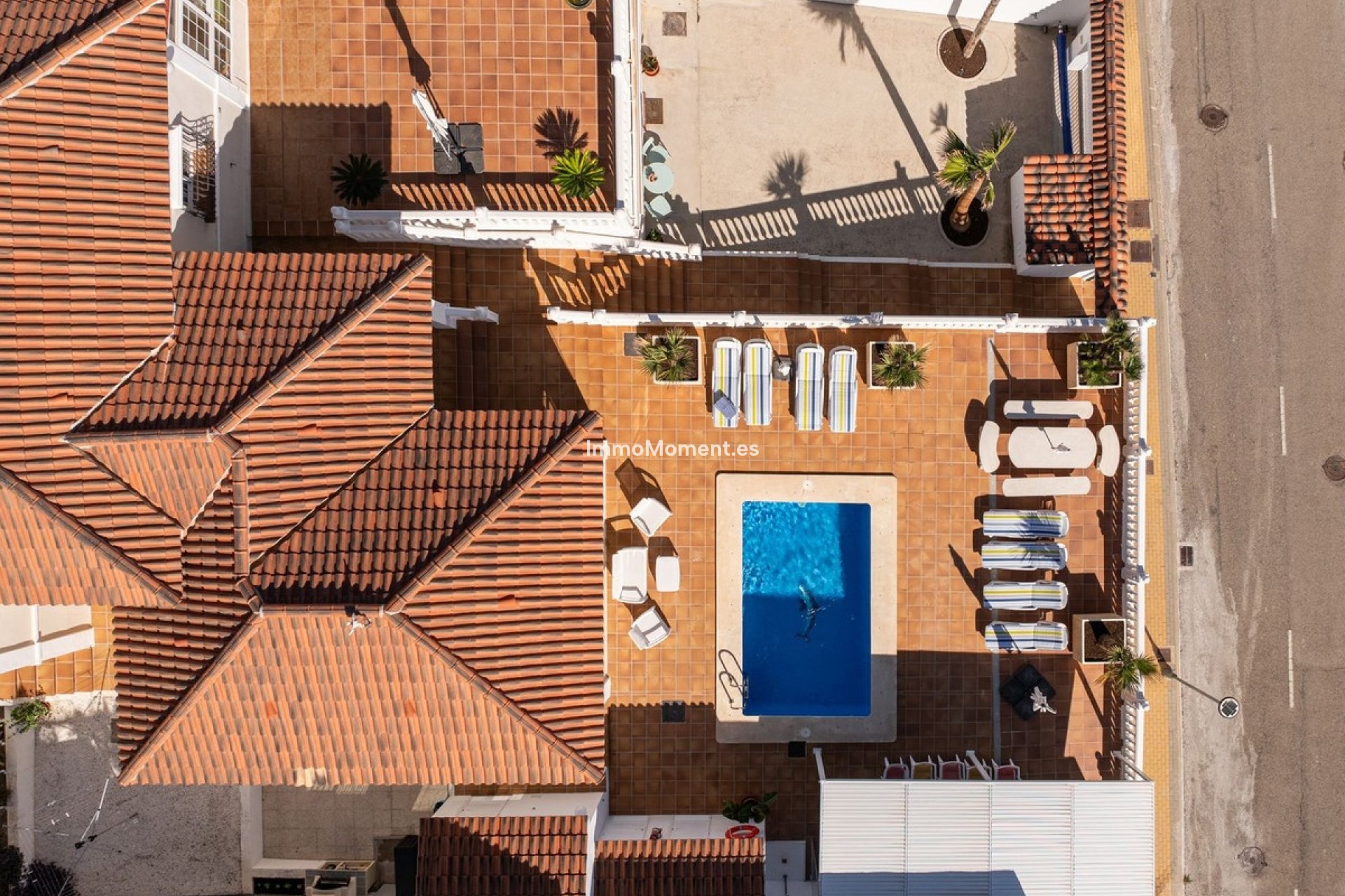 Wiederverkauf - Freistehende Villa -   Inländisch - Alhaurín el Grande Centro