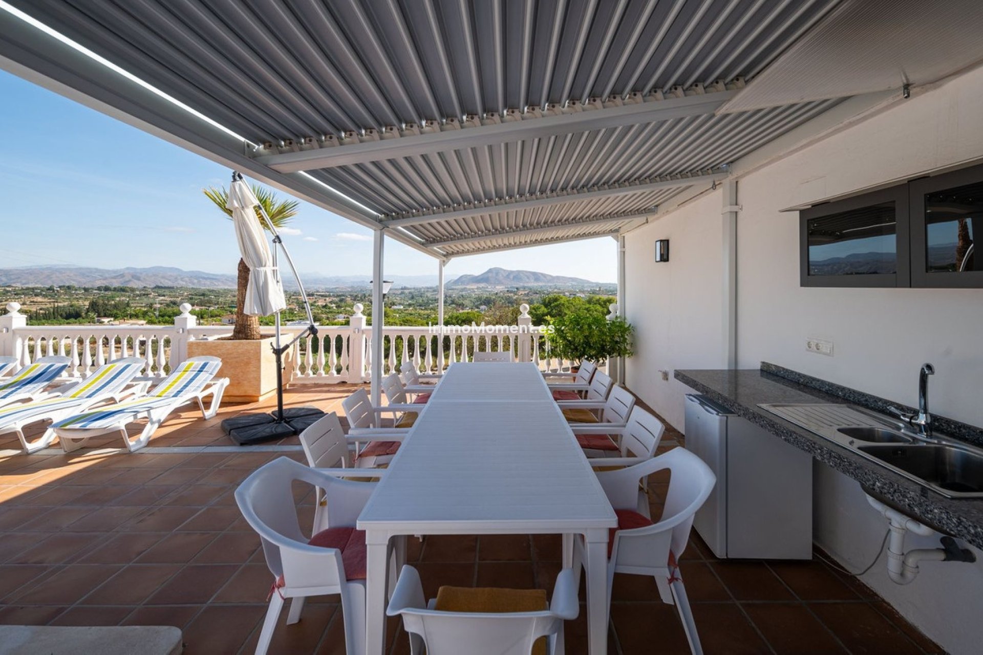 Wiederverkauf - Freistehende Villa -   Inländisch - Alhaurín el Grande Centro