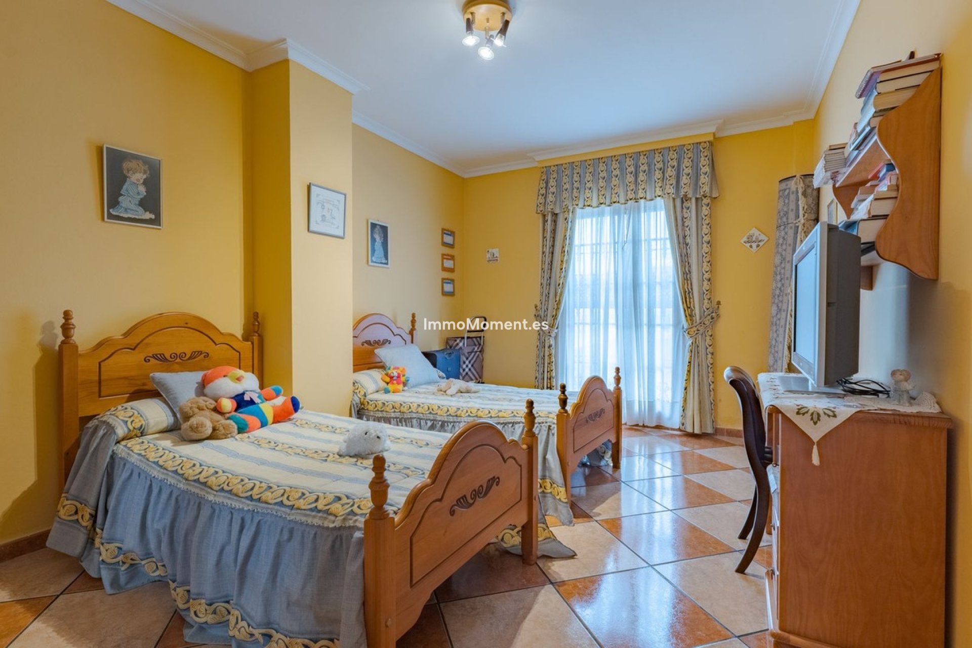 Wiederverkauf - Freistehende Villa -   Inländisch - Alhaurín el Grande Centro
