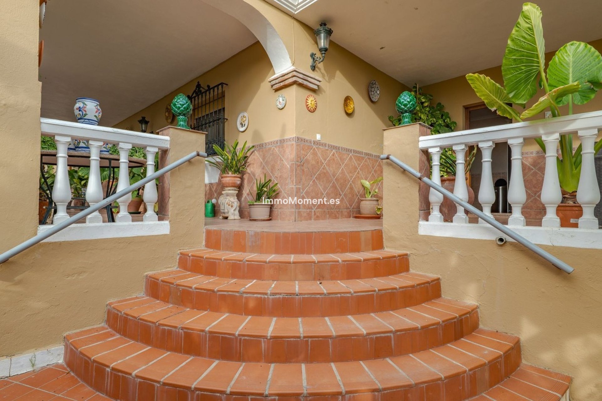 Wiederverkauf - Freistehende Villa -   Inländisch - Alhaurín el Grande Centro
