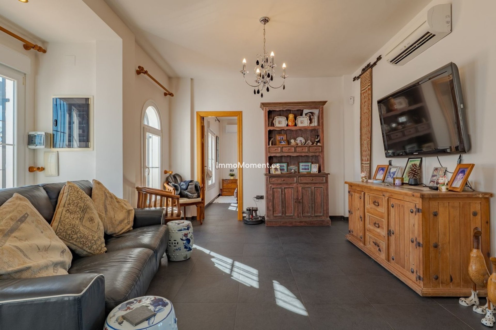 Wiederverkauf - Freistehende Villa -   Inländisch - Alhaurín el Grande Centro