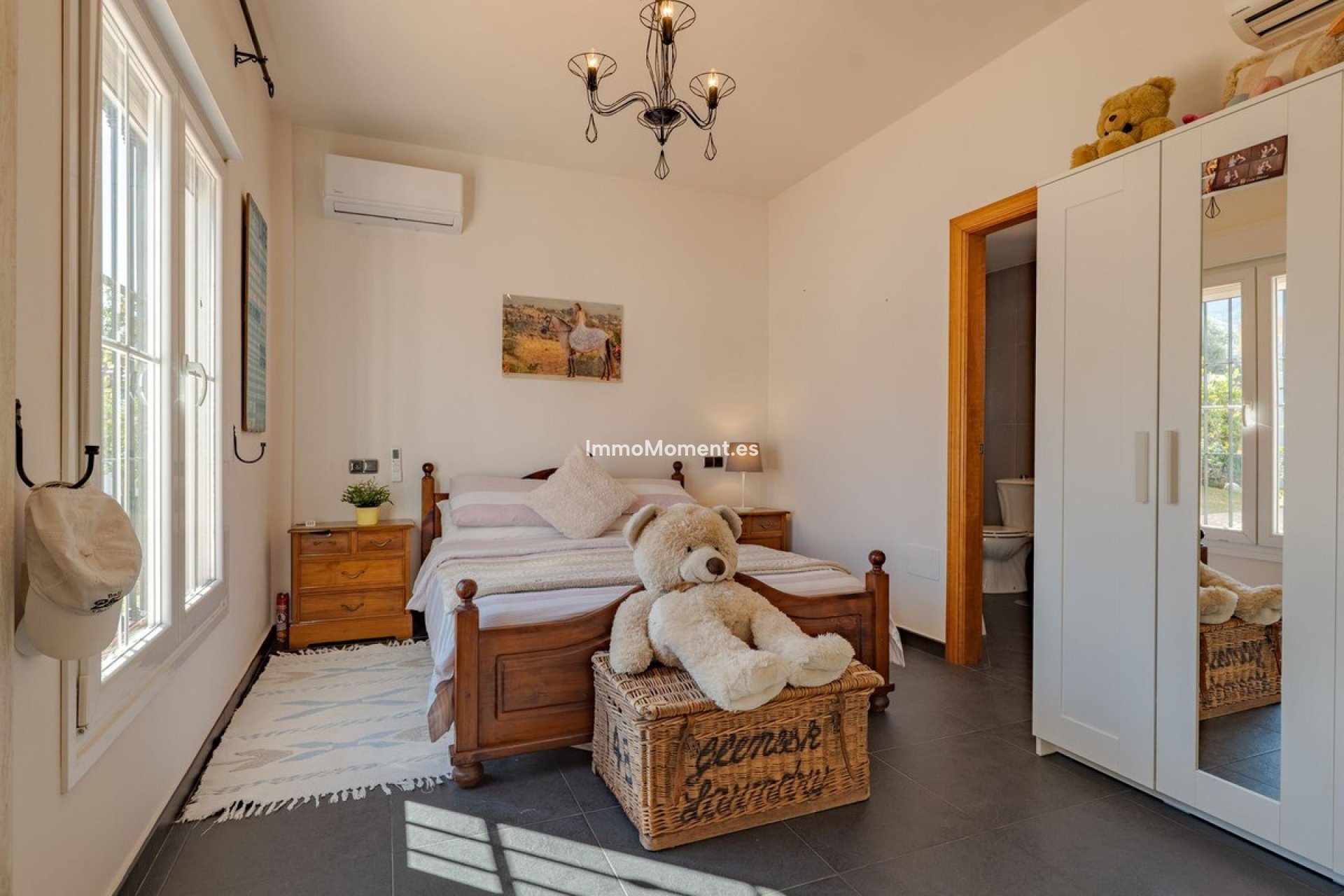 Wiederverkauf - Freistehende Villa -   Inländisch - Alhaurín el Grande Centro