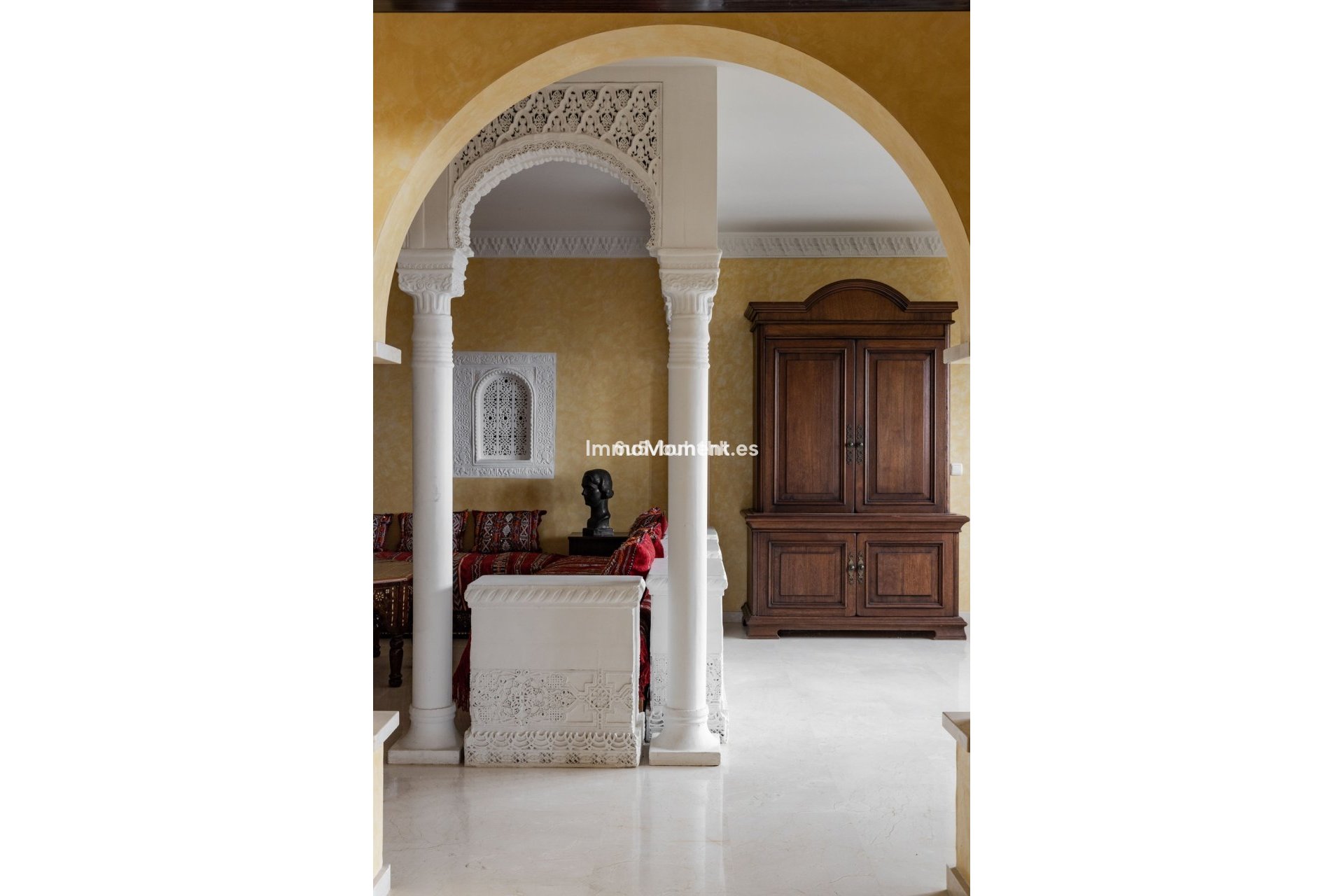 Wiederverkauf - Freistehende Villa -   Inländisch - Alhaurín el Grande Centro