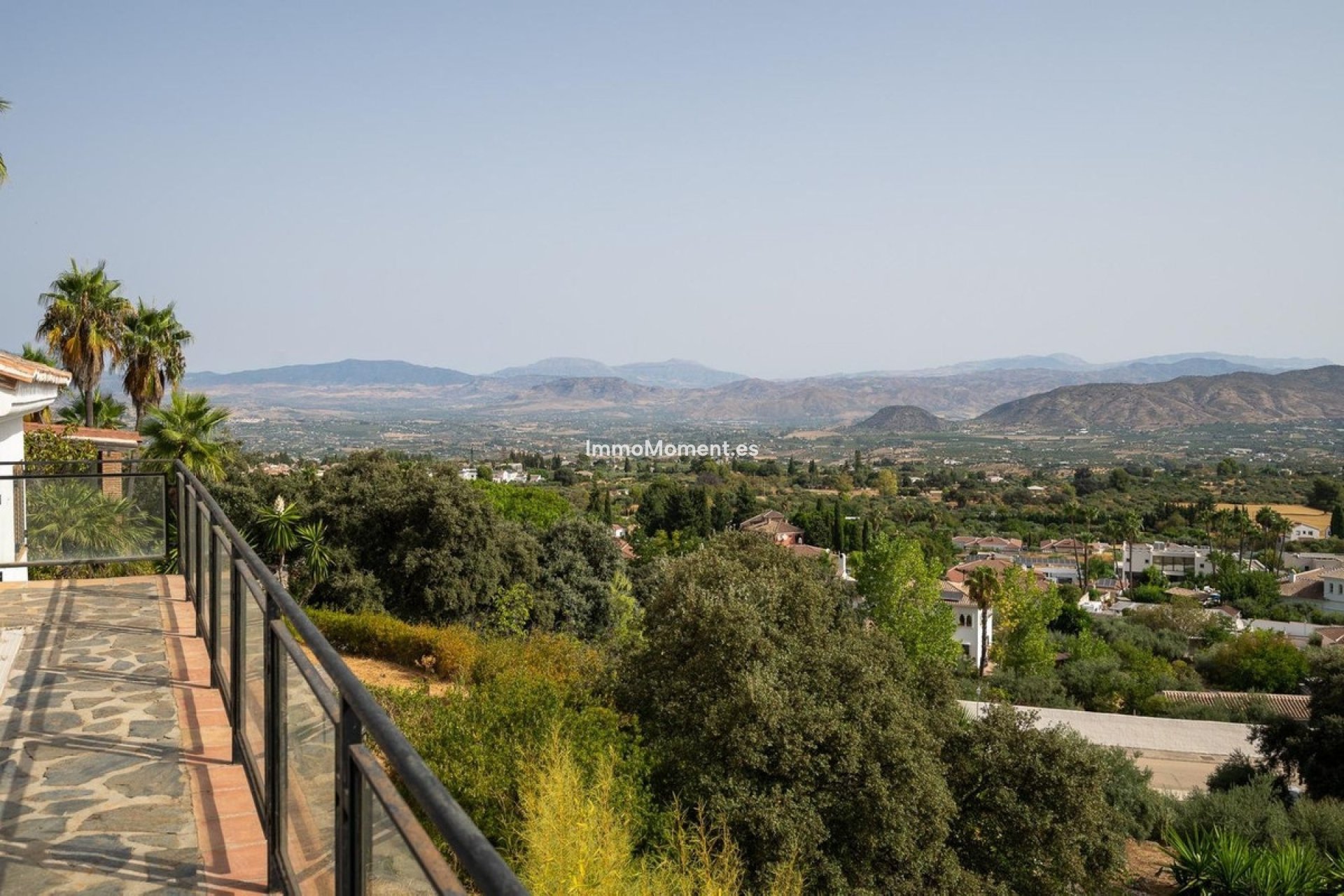 Wiederverkauf - Freistehende Villa -   Inländisch - Alhaurín el Grande Centro