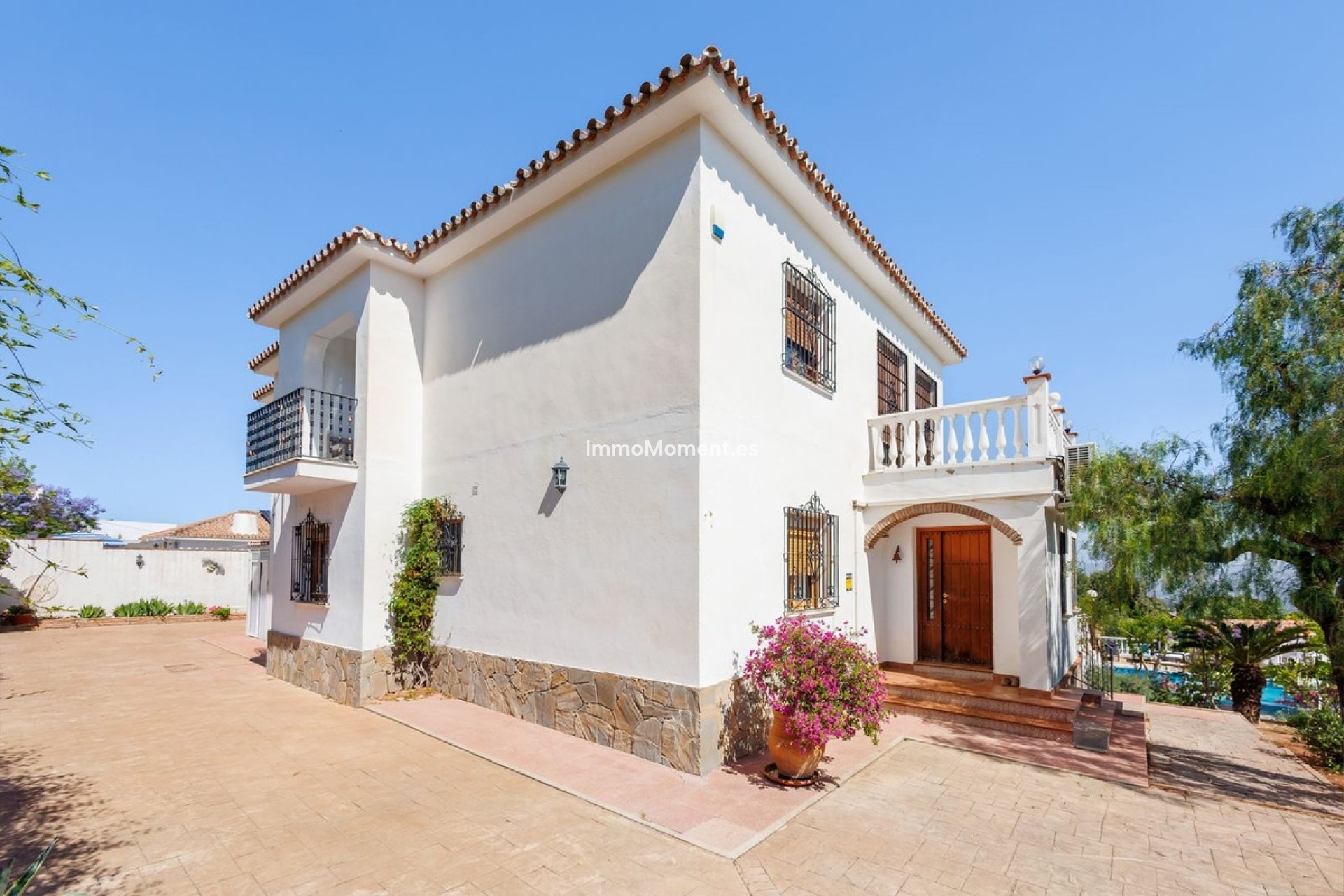 Wiederverkauf - Freistehende Villa -   Inländisch - Alhaurín el Grande Centro