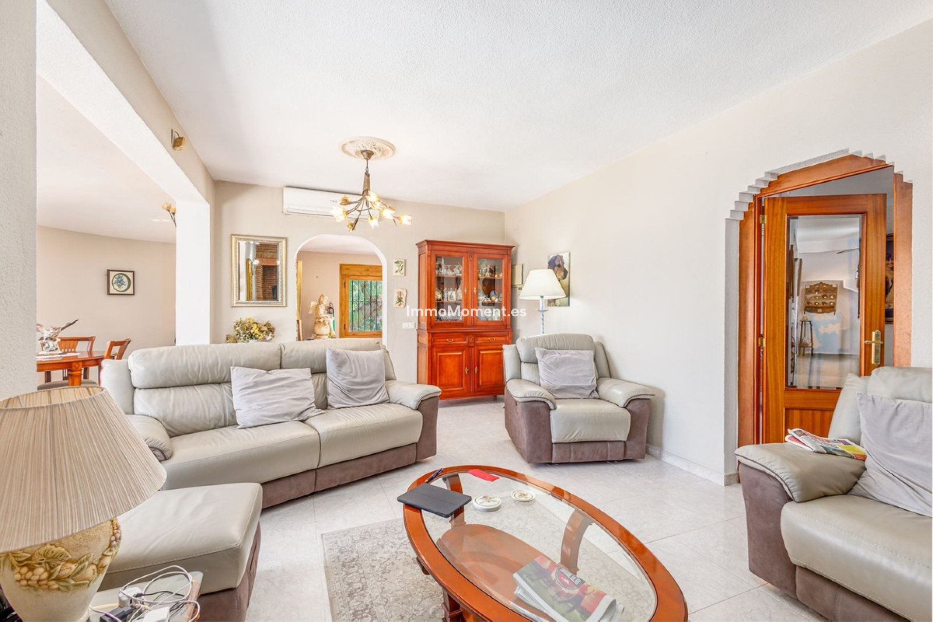Wiederverkauf - Freistehende Villa -   Inländisch - Alhaurín el Grande Centro