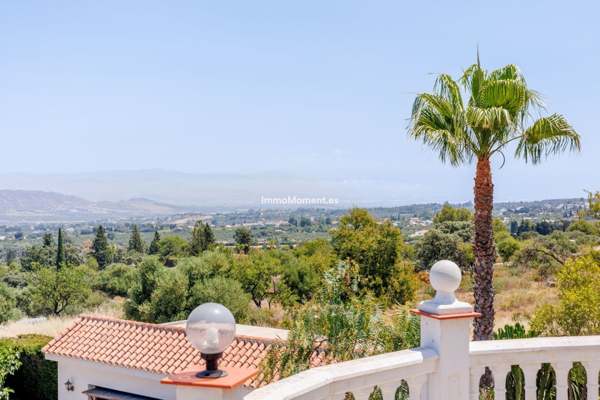 Wiederverkauf - Freistehende Villa -   Inländisch - Alhaurín el Grande Centro