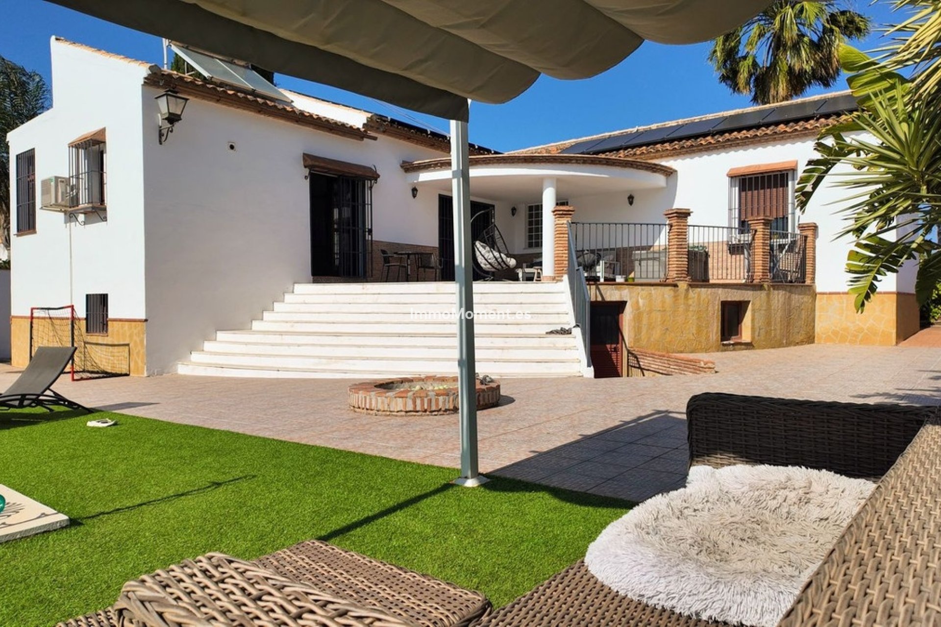 Wiederverkauf - Freistehende Villa -   Inländisch - Alhaurín el Grande Centro