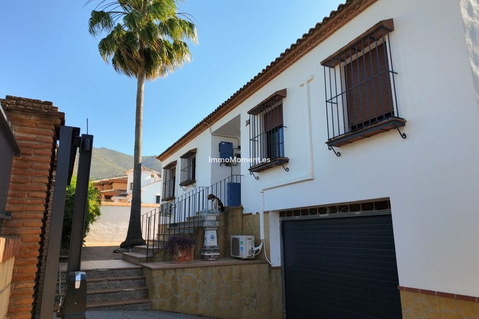 Wiederverkauf - Freistehende Villa -   Inländisch - Alhaurín el Grande Centro