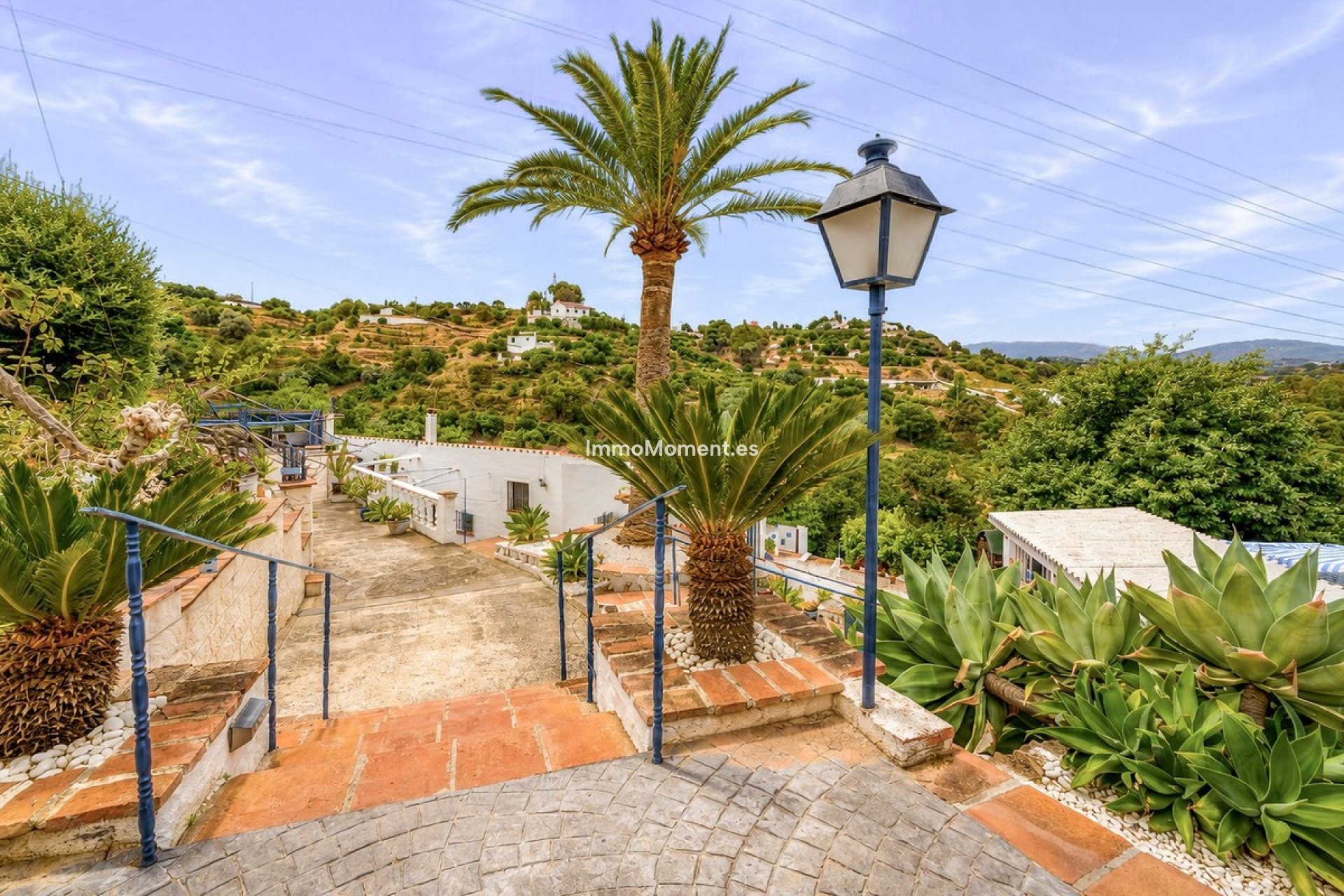 Wiederverkauf - Freistehende Villa -   Inländisch - Alhaurín el Grande Centro