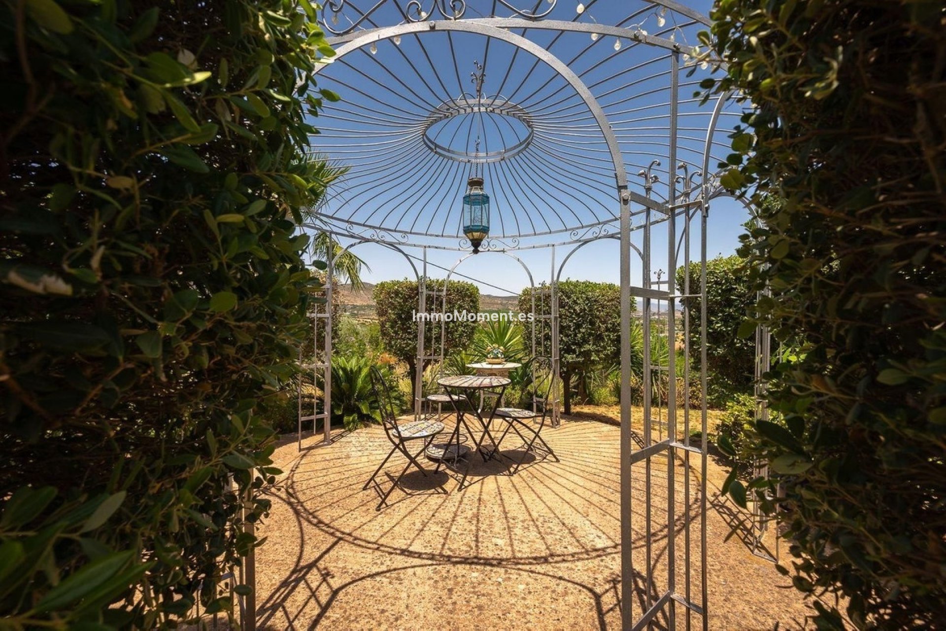 Wiederverkauf - Freistehende Villa -   Inländisch - Alhaurín el Grande Centro