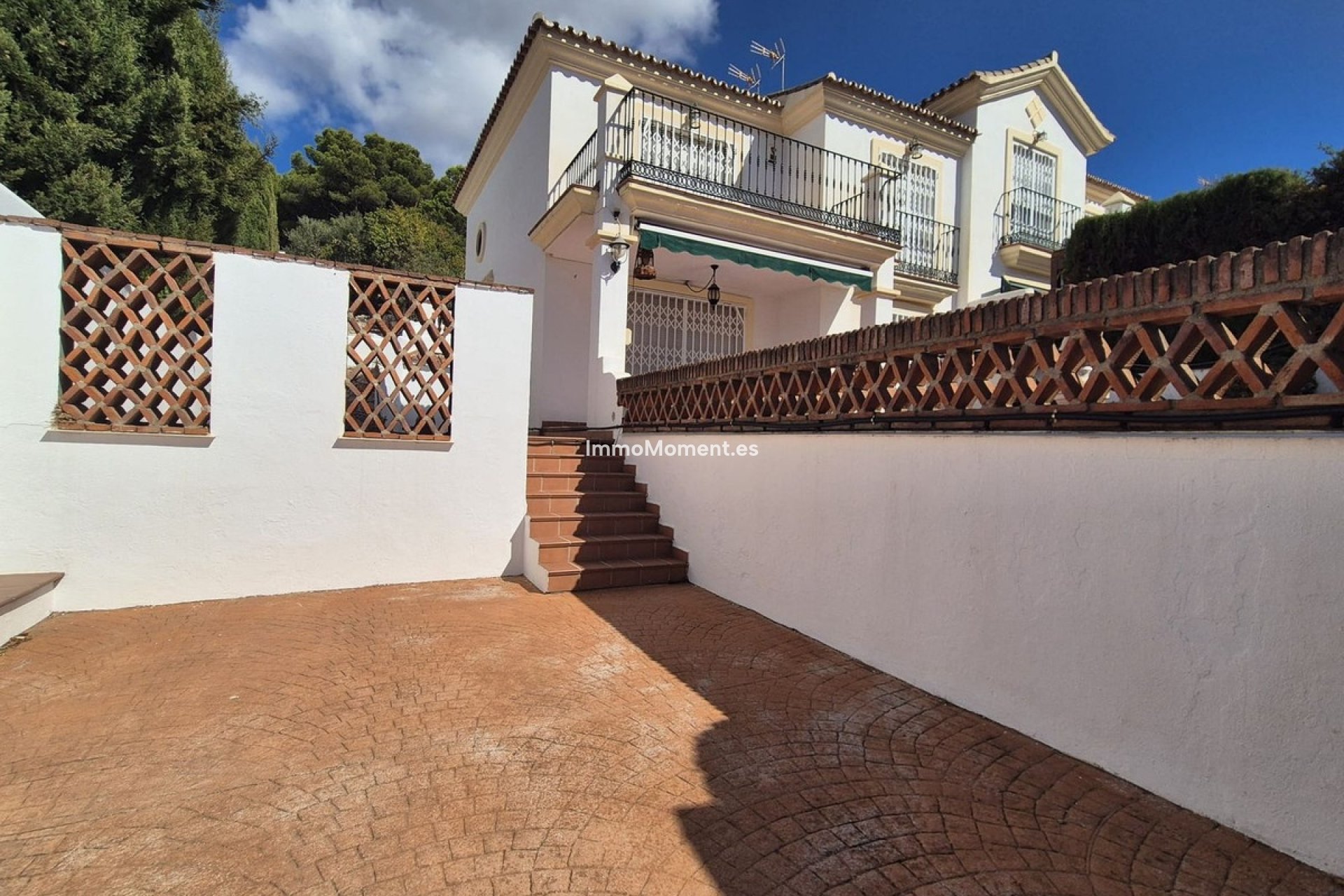 Wiederverkauf - Freistehende Villa -   Inländisch - Alhaurín Golf