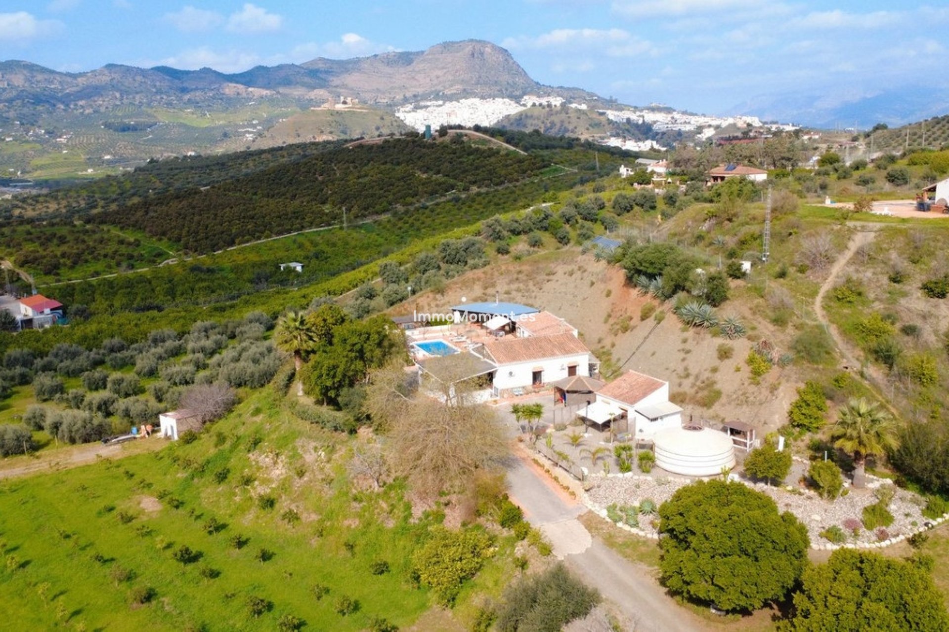 Wiederverkauf - Freistehende Villa -   Inländisch - Alora