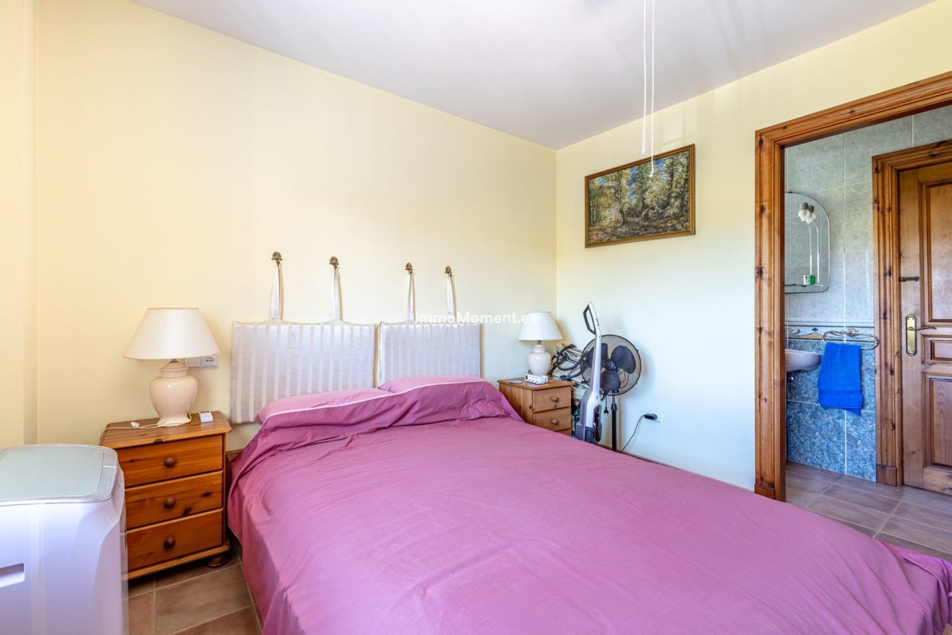 Wiederverkauf - Freistehende Villa -   Inländisch - Coín