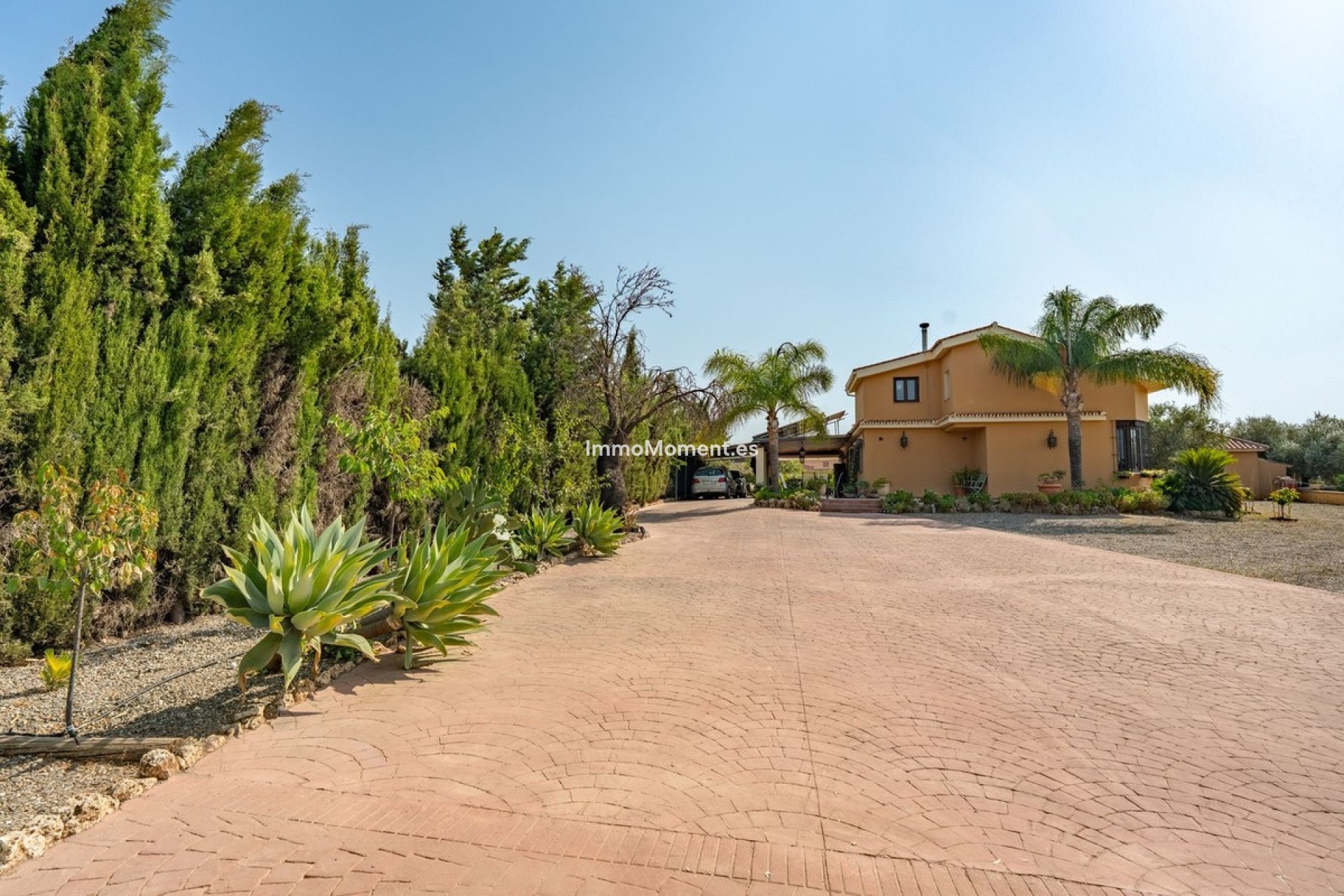Wiederverkauf - Freistehende Villa -   Inländisch - Coín