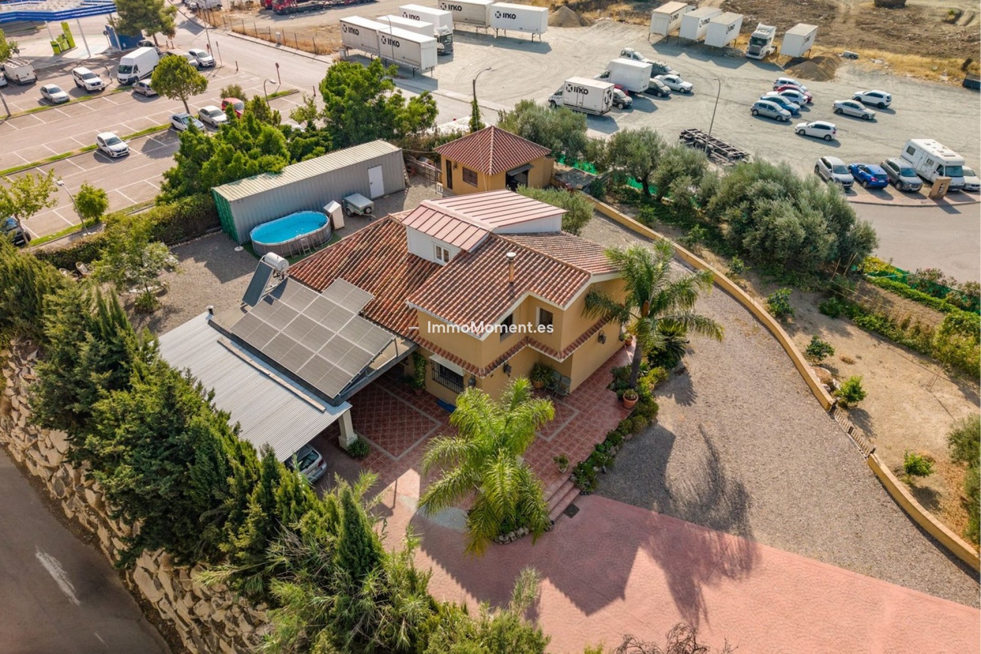 Wiederverkauf - Freistehende Villa -   Inländisch - Coín