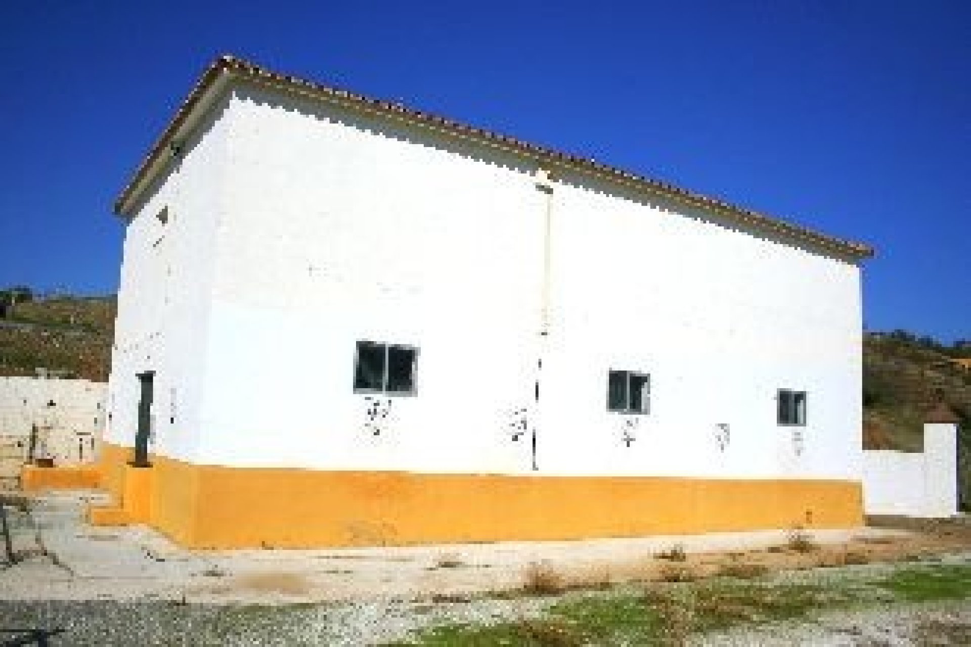 Wiederverkauf - Freistehende Villa -   Inländisch - Coín