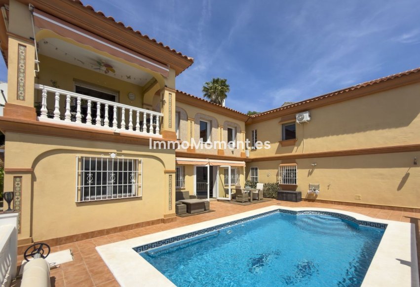 Wiederverkauf - Freistehende Villa -   Inländisch - Coín