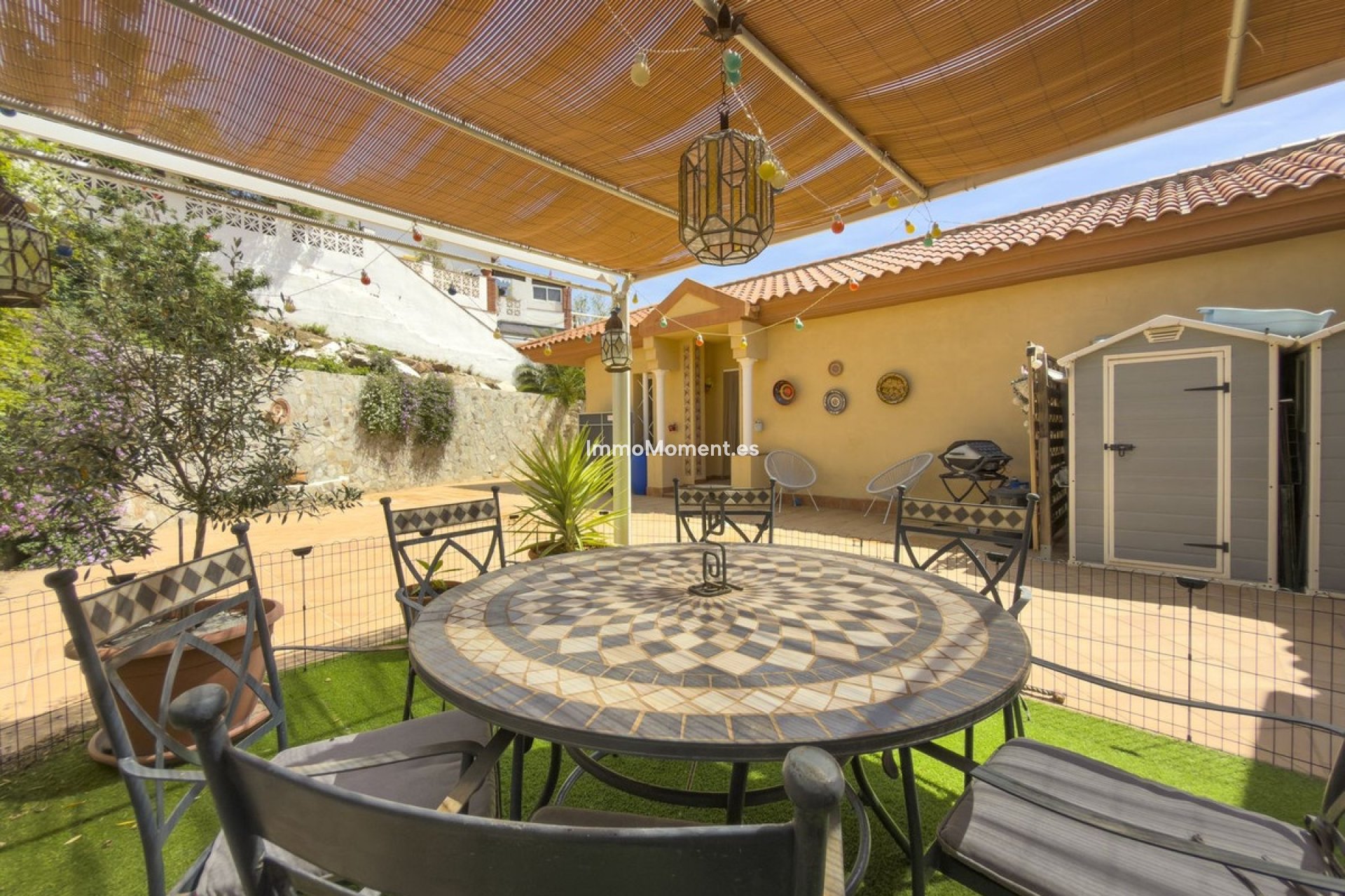 Wiederverkauf - Freistehende Villa -   Inländisch - Coín