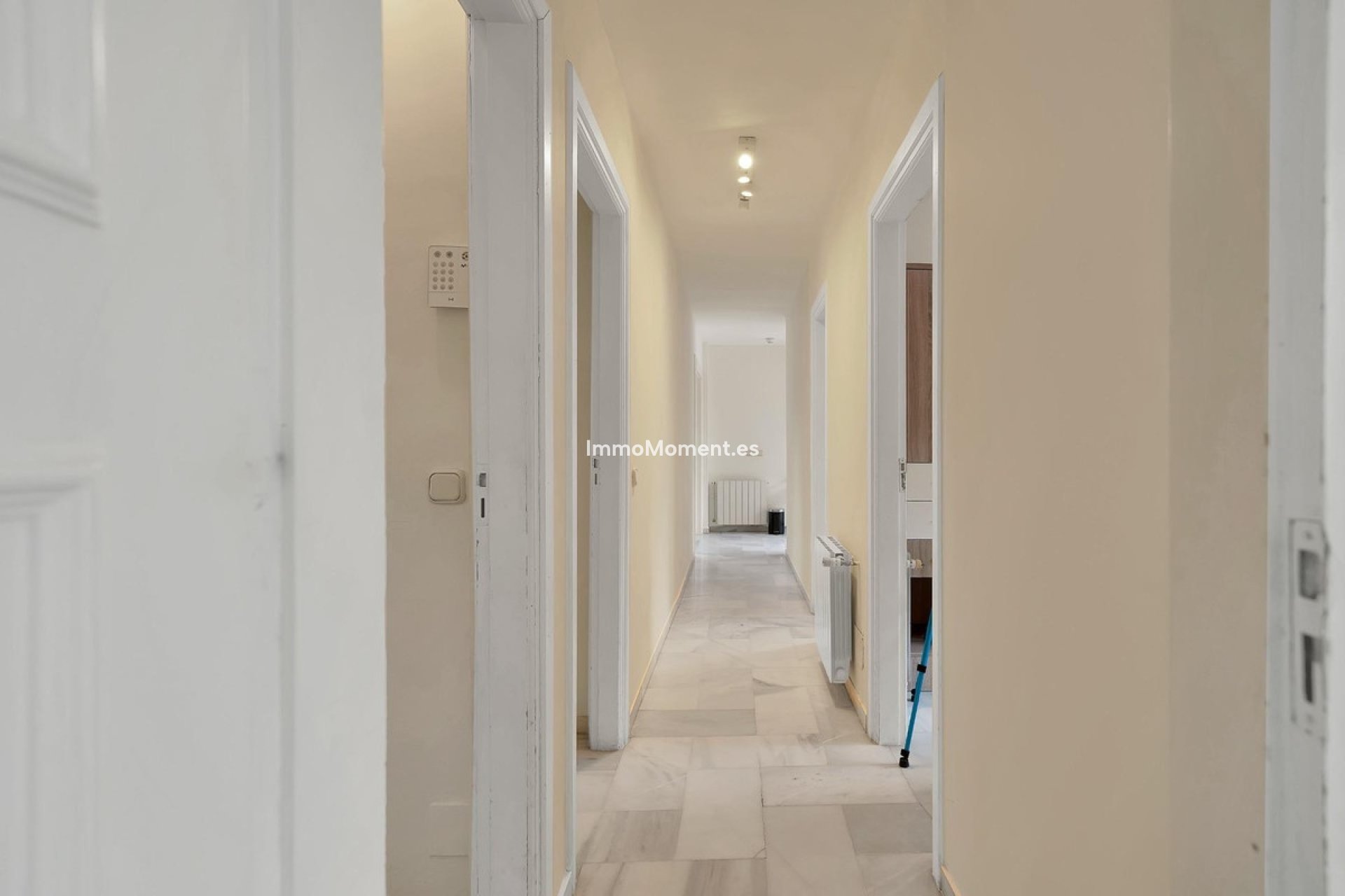 Wiederverkauf - Freistehende Villa - Marbella - Elviria