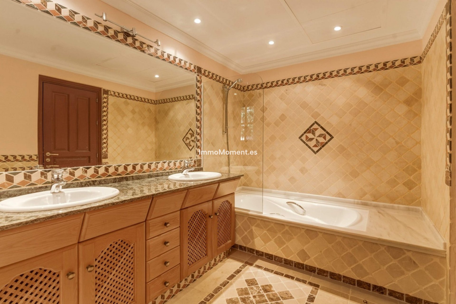 Wiederverkauf - Freistehende Villa - Marbella - Guadalmina Alta