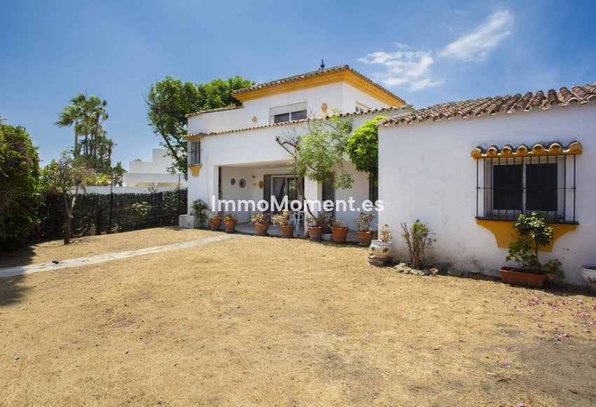 Wiederverkauf - Freistehende Villa - Marbella - Guadalmina Baja