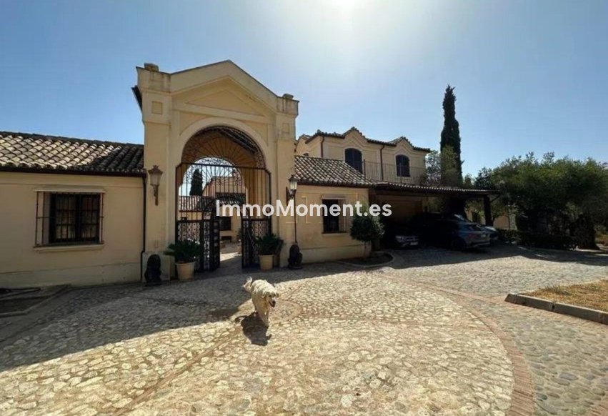 Wiederverkauf - Freistehende Villa - Marbella - La Mairena
