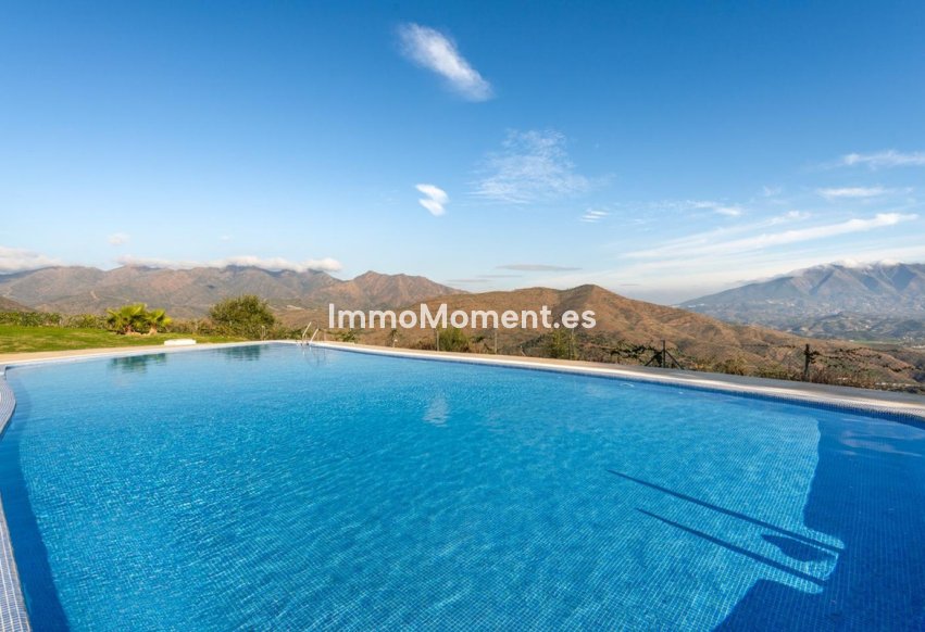 Wiederverkauf - Freistehende Villa - Marbella - La Mairena