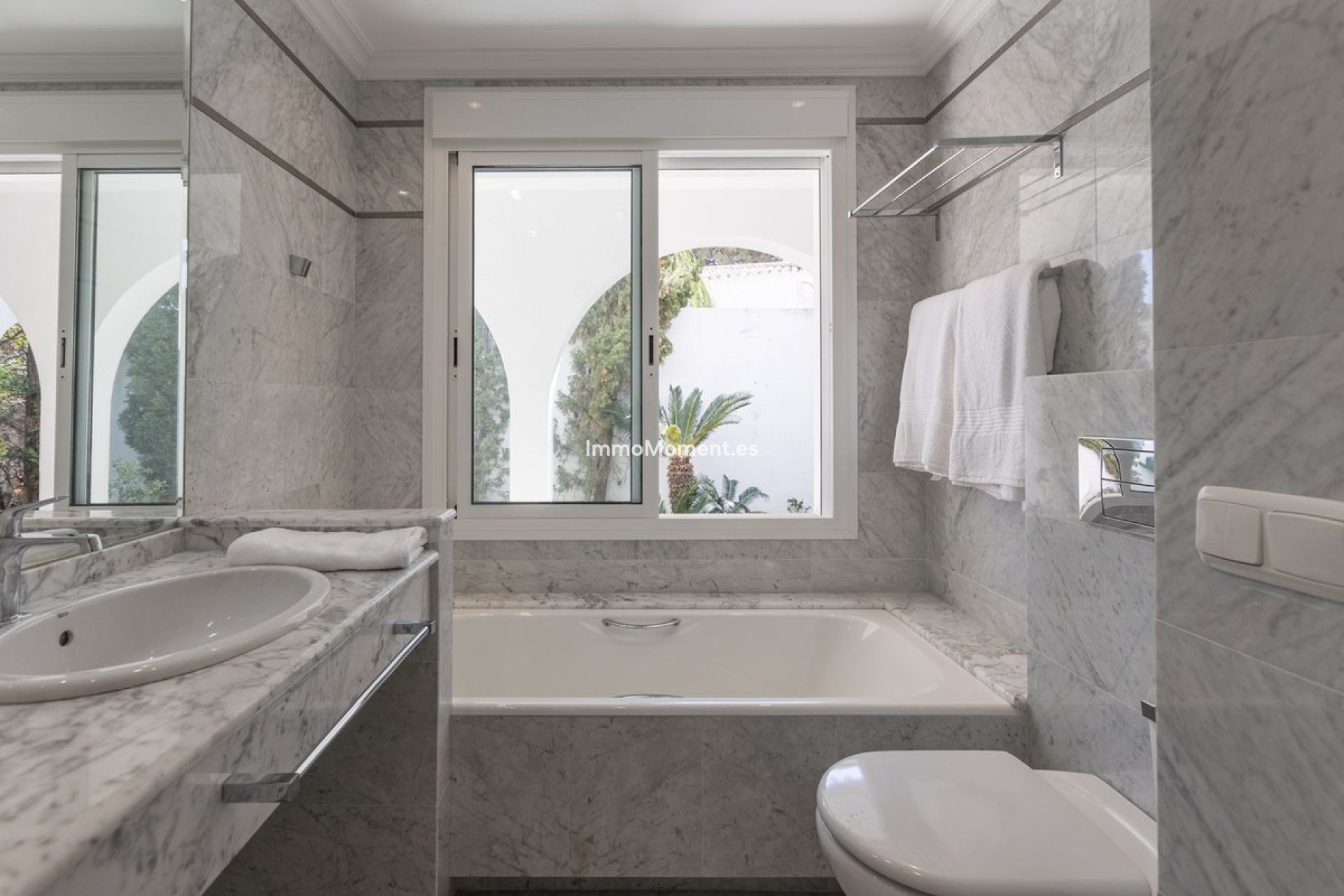 Wiederverkauf - Freistehende Villa - Marbella - Los Monteros