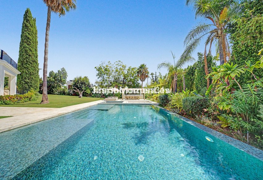 Wiederverkauf - Freistehende Villa - Marbella - Nueva Andalucía