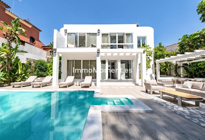 Wiederverkauf - Freistehende Villa - Marbella - Nueva Andalucía