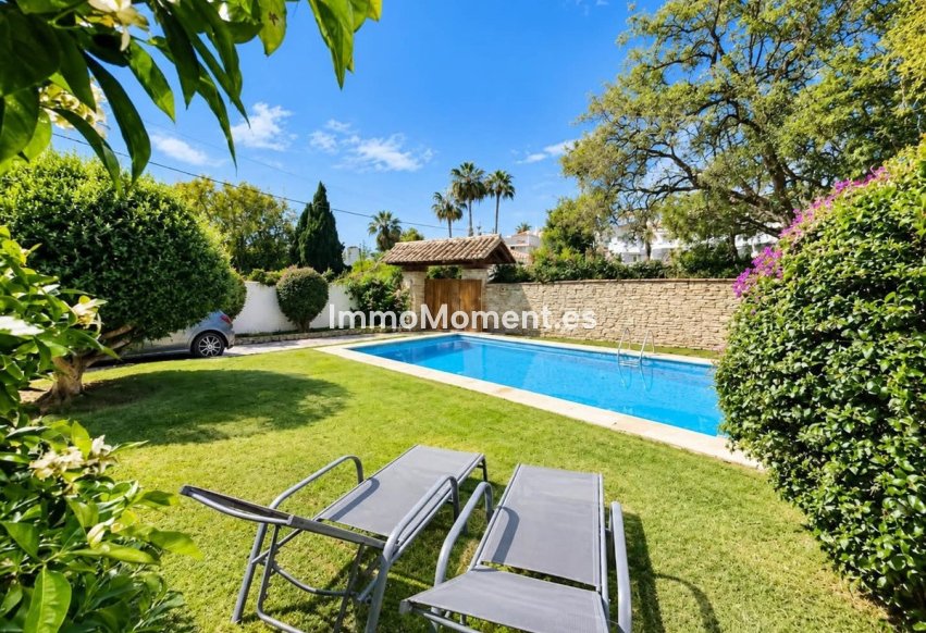 Wiederverkauf - Freistehende Villa - Marbella - Nueva Andalucía