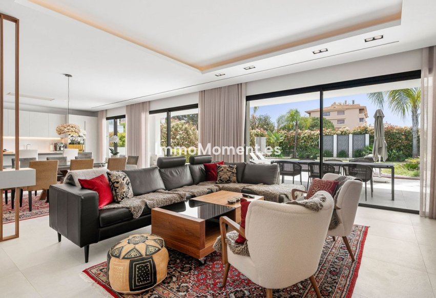 Wiederverkauf - Freistehende Villa - Marbella - Nueva Andalucía