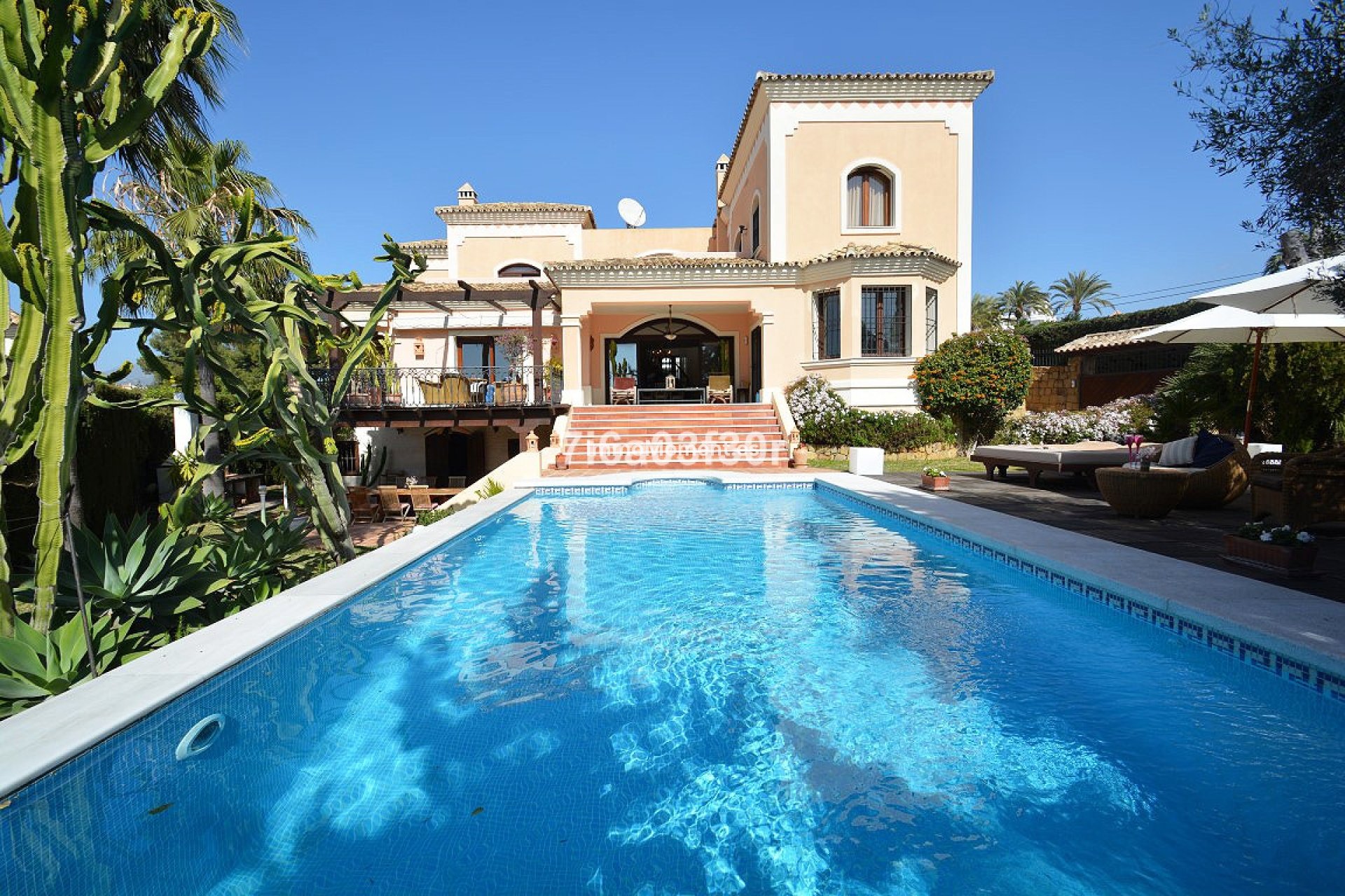 Wiederverkauf - Freistehende Villa - Marbella - Nueva Andalucía