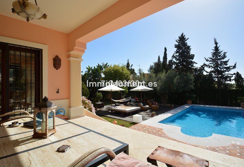 Wiederverkauf - Freistehende Villa - Marbella - Nueva Andalucía
