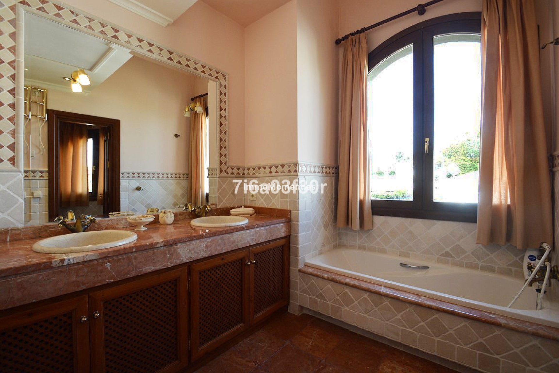 Wiederverkauf - Freistehende Villa - Marbella - Nueva Andalucía