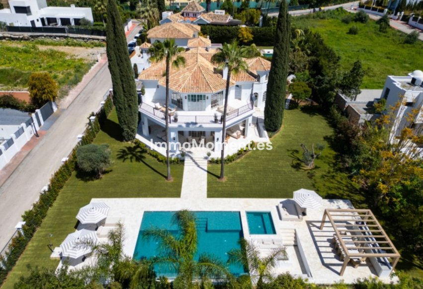 Wiederverkauf - Freistehende Villa - Marbella - Nueva Andalucía