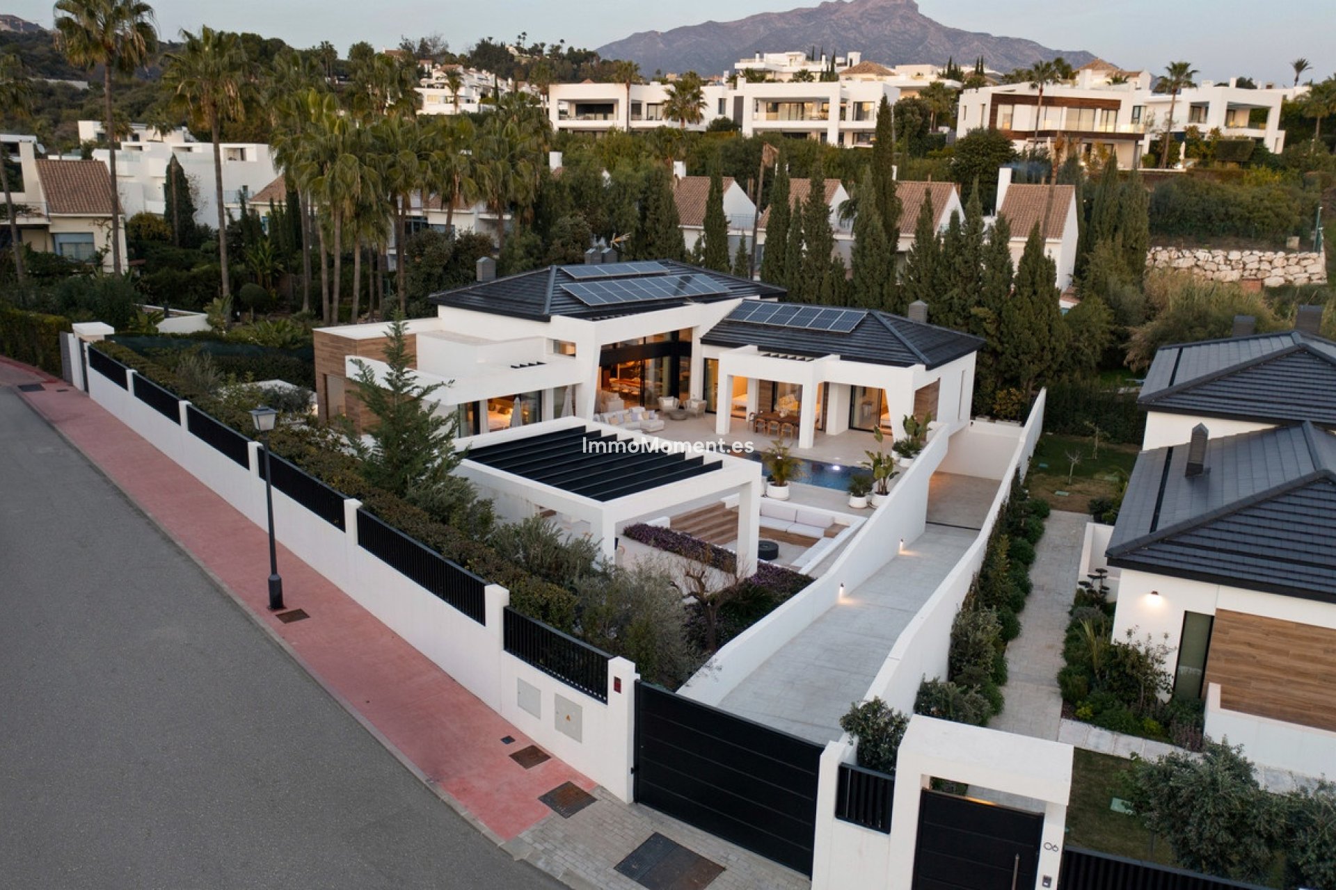 Wiederverkauf - Freistehende Villa - Marbella - Nueva Andalucía