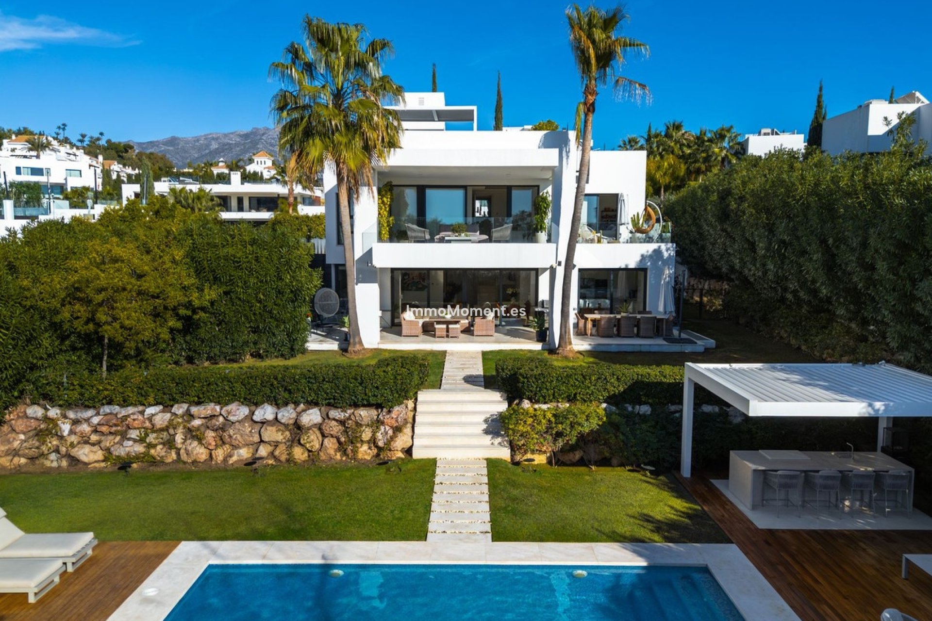 Wiederverkauf - Freistehende Villa - Marbella - Nueva Andalucía