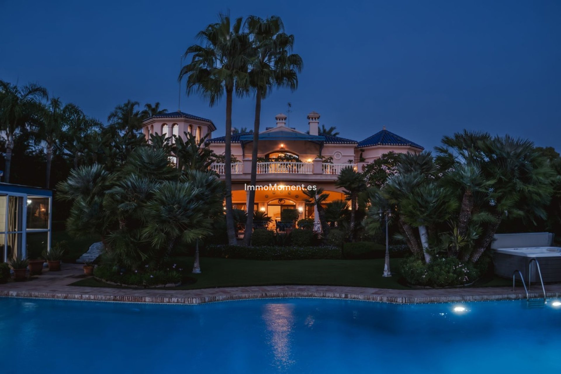 Wiederverkauf - Freistehende Villa - Marbella - Nueva Andalucía