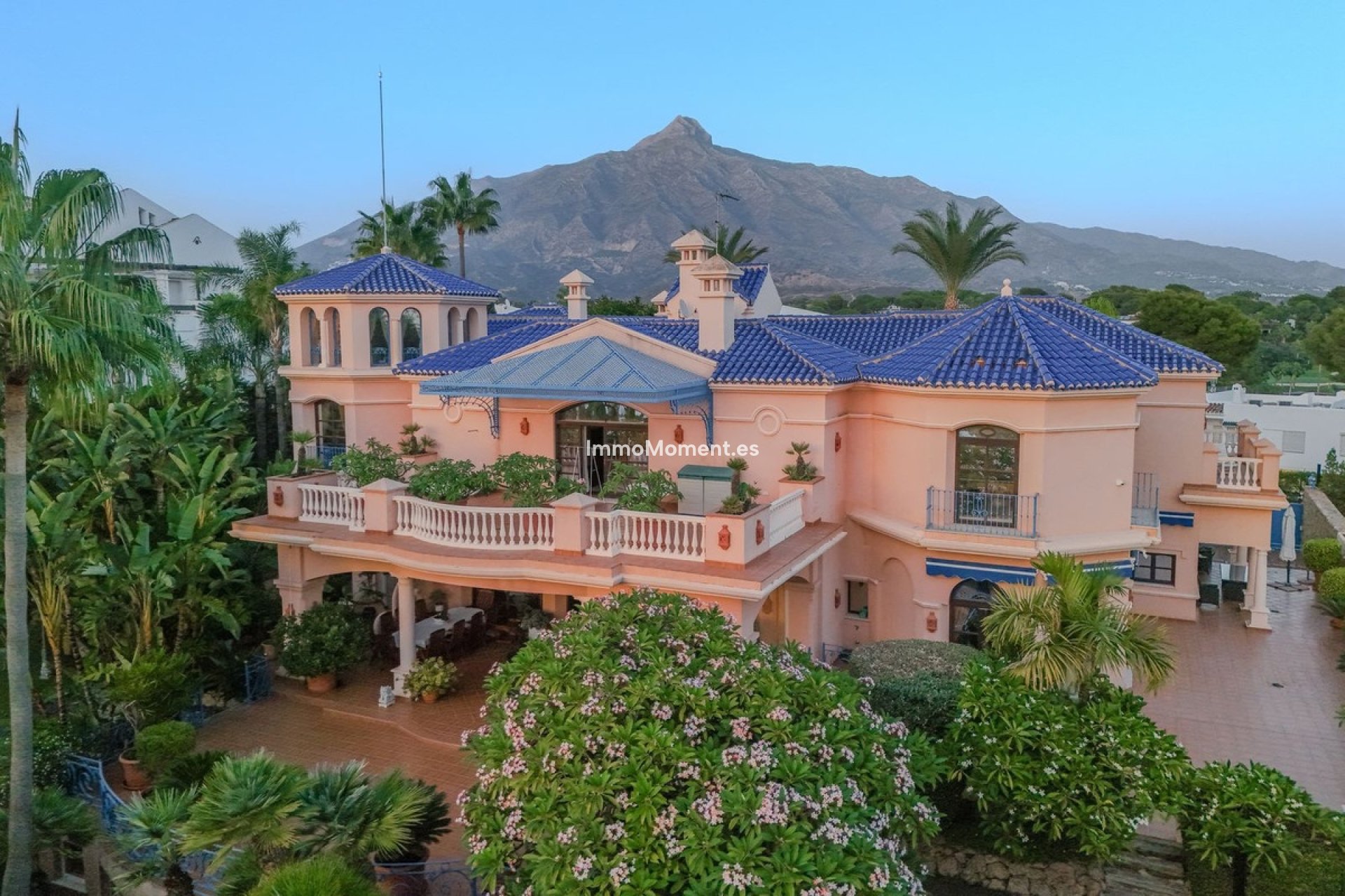 Wiederverkauf - Freistehende Villa - Marbella - Nueva Andalucía