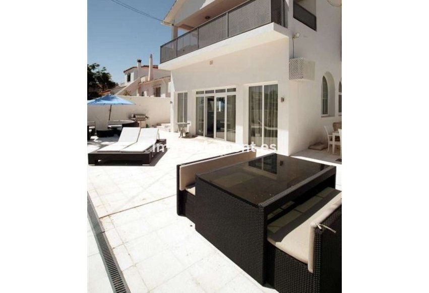 Wiederverkauf - Freistehende Villa - Marbella - Nueva Andalucía