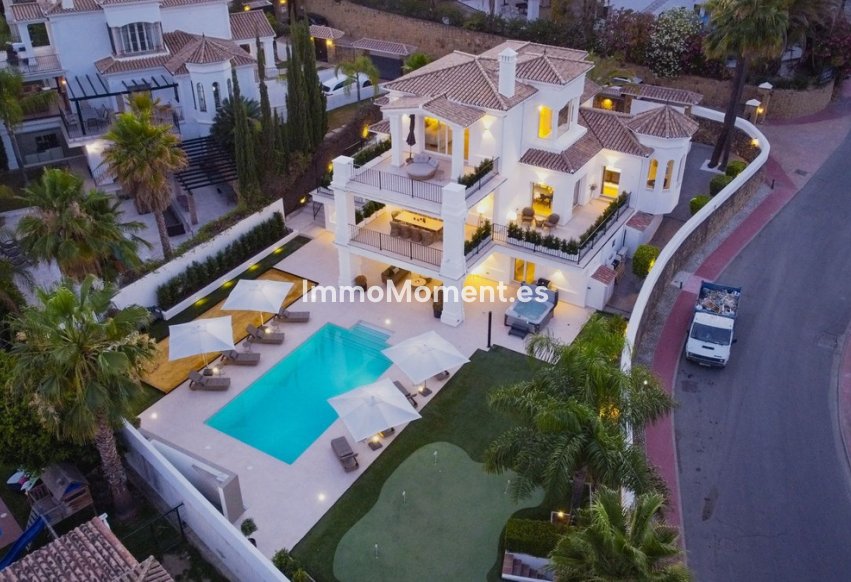 Wiederverkauf - Freistehende Villa - Marbella - Nueva Andalucía