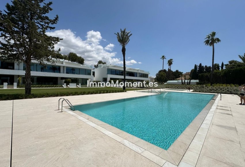 Wiederverkauf - Freistehende Villa - Marbella - Nueva Andalucía