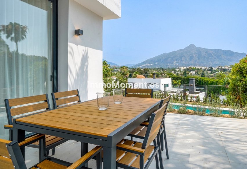 Wiederverkauf - Freistehende Villa - Marbella - Nueva Andalucía