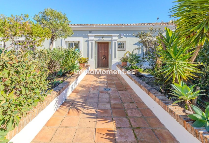 Wiederverkauf - Freistehende Villa - Marbella - Nueva Andalucía
