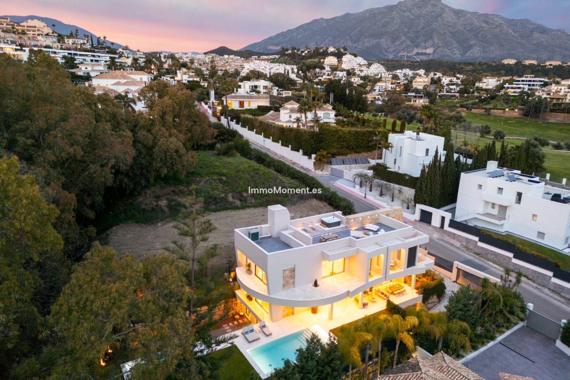 Wiederverkauf - Freistehende Villa - Marbella - Nueva Andalucía