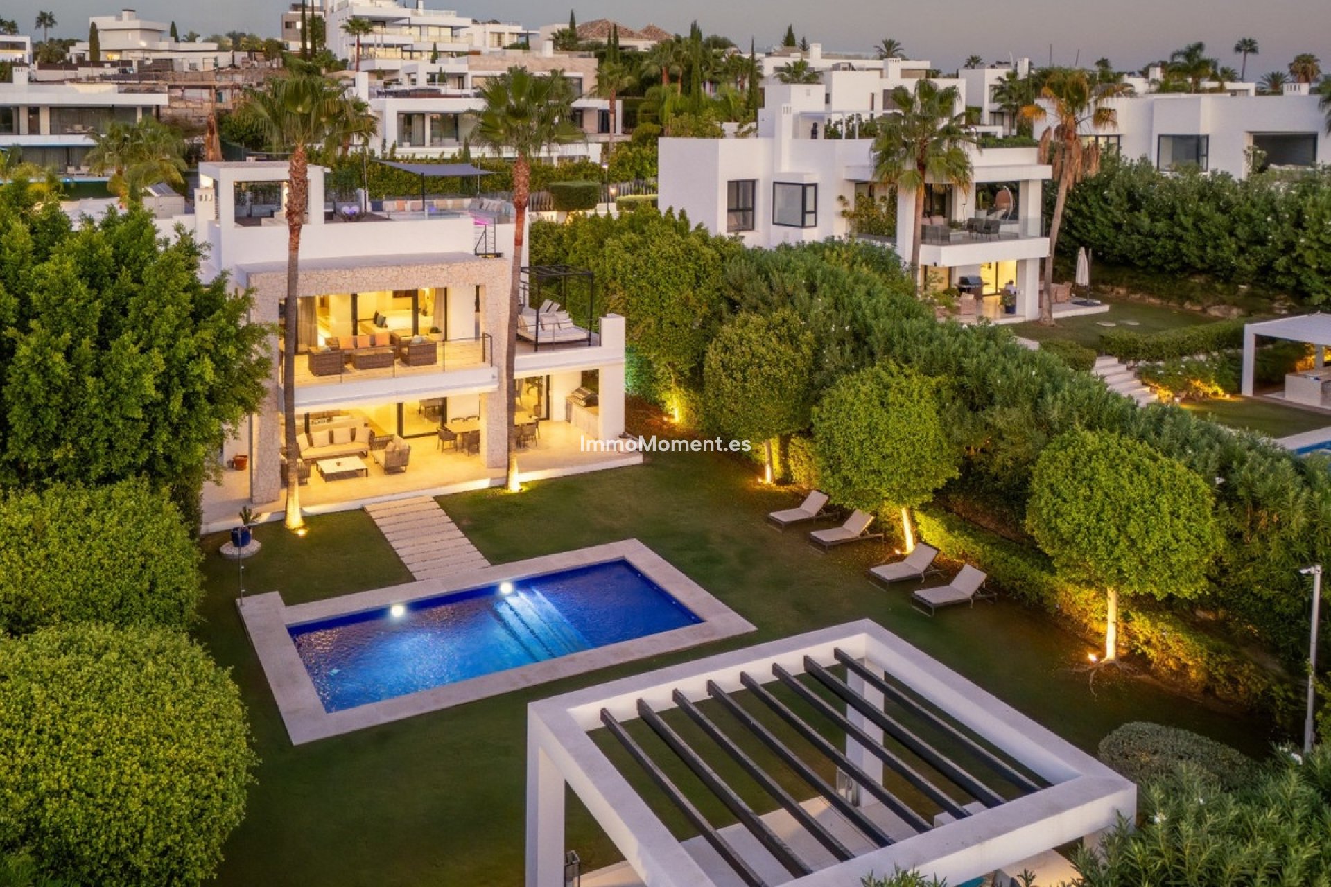 Wiederverkauf - Freistehende Villa - Marbella - Nueva Andalucía